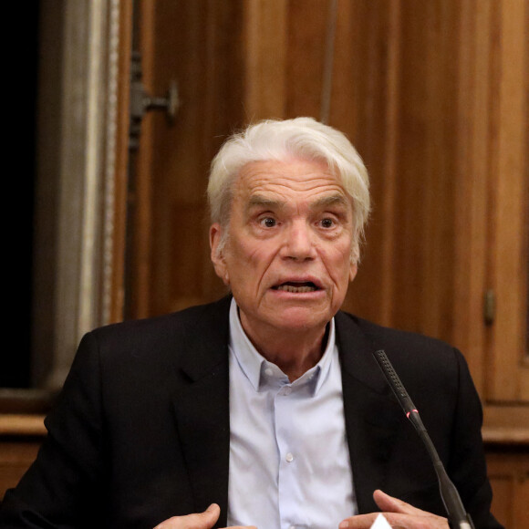 Exclusif - Bernard Tapie intervient lors de la promotion 2020 de la conférence des avocats du barreau de Paris, 11ème séance du premier tour, à la bibliothèque de l'ordre à Paris. Le 7 septembre 2020. © Dominique Jacovides / Bestimage