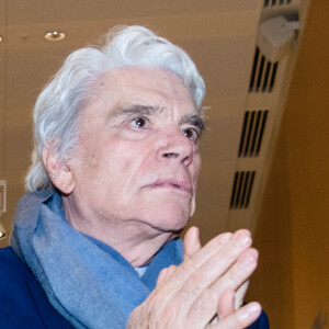 Info - Bernard Tapie reporte son retour au théâtre dans la pièce " Vol au-dessus d'un nid de coucou " suite au lourd traitement contre son cancer - Bernard Tapie - Affaire Tapie : plaidoirie des avocats de la défense, Tribunal de Paris , 11ème chambre correctionnelle, 2ème section, Paris le 4 avril 2019. Lundi 1er Avril, le ministère public a requis 5 ans ferme pour Tapie et 3 ans pour S.Richard dont 18 mois avec sursis et interdiction d'exercer toute fonction publique pendant 5 ans. B.Tapie et le PDG d'Orange, S.Richard, seront les prévenus du procès pénal de l'arbitrage rendu en 2008 en faveur de l'ancien homme d'affaires, dans son contentieux avec le Crédit Lyonnais sur la vente du fabricant d'équipements de sport allemand Adidas en 1993, qui s'est ouvert le 11 mars 2019. L'homme d'affaires et patron du groupe de médias "La Provence", qui lutte à 76 ans contre un cancer de l'estomac, n'a fait aucune déclaration à son arrivée au tribunal. Après dix ans de péripéties judiciaires, B.Tapie, est jugé pour escroquerie et détournement de fonds publics; S.Richard, 57 ans, qui était alors directeur de cabinet de la ministre de l'Economie C.Lagarde, est jugé pour complicité. ©Pierre Perusseau / Bestimage