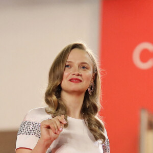 Sara Forestier (robe Paule Ka) - Montée des marches du film "Mektoub, my love : Intermezzo" lors du 72ème Festival International du Film de Cannes. Le 23 mai 2019 © Giancarlo Gorassini / Bestimage