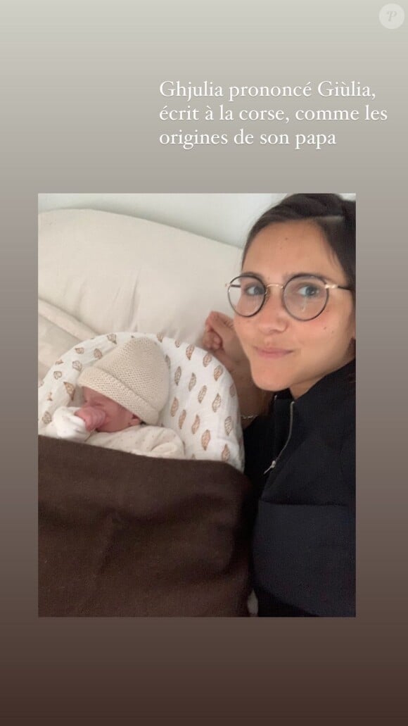 Joyce Jonathan a annoncé la naissance de sa fille Ghjulia sur Instagram, le 7 novembre 2020. Elle est née le 2 novembre. 