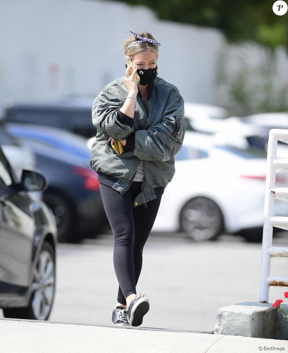 Exclusif - Hilary Duff fait des courses à Los Angeles pendant l&#039;épidémie de coronavirus (Covid-19), le 26 septembre 2020