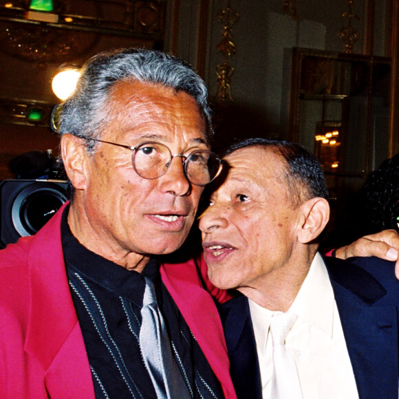 Jean-Marie Périer et son père biologique Henri Salvador à Paris en 2001.