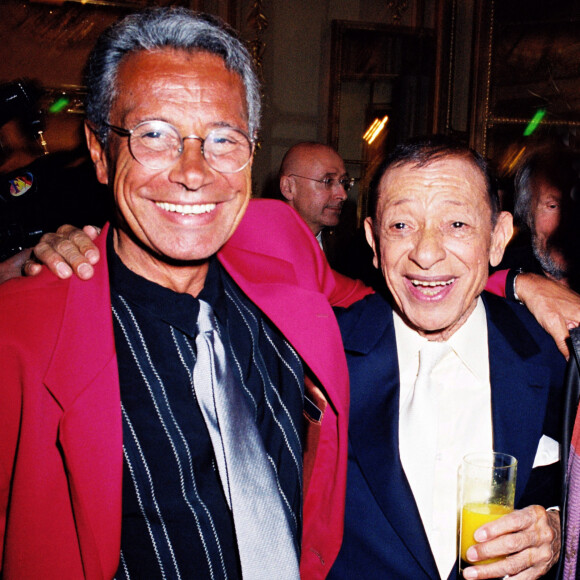 Jean-Marie Périer et son père biologique Henri Salvador à Paris en 2001.