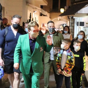 Exclusif - Elton John et son mari David Furnish passent des vacances avec leurs fils Zachary et Elijah sous le soleil de Capri en Italie. Le 1er octobre 2020.