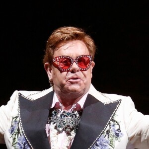 Elton John en concert pour sa dernière représentation en Australie à Sydney le 7 mars 2020. 