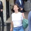 Sophie Marceau en jean et t-shirt et sans maquillage à la sortie de l'hôtel Crillon à Paris le 11 juin 2018
