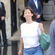 Sophie Marceau en jean et t-shirt et sans maquillage à la sortie de l'hôtel Crillon à Paris le 11 juin 2018