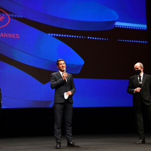 Thierry Frémaux, le délégué général du Festival de Cannes, David Lisnard, le maire de Cannes, et Pierre Lescure, le président du Festival de Cannes - Soirée d'ouverture du Festival de Cannes 2020 au Palais des Festivals, à Cannes, le 27 octobre 2020. Ce Festival se déroule du 27 au 29 octobre 2020 dans des conditions sanitaires exceptionnelles liées à la pandémie de Coronavirus (Covid-19). © Bruno Bebert/Bestimage