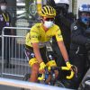 Julian Alaphilippe, maillot jaune - Départ de la 3ème étape du Tour de France entre Nice et Sisteron, le 31 août 2020. J. Alaphilippe porte le maillot jaune et B. Cosnefroy (AG2R La Mondiale) porte celui à pois. 