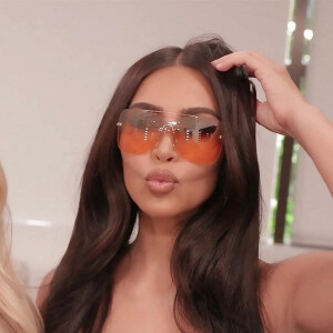 im Kardashian West et Paris Hilton sur le spot publicitaire de SKIMS Velour