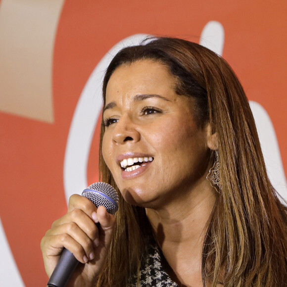 Exclusif - Chimène Badi dans les studios de la radio "Chantefrance". Le 29 septembre 2020 © Cédric Perrin / Bestimage