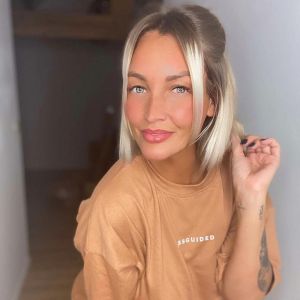 Aurélie Dotremont, candidate de télé-réalité, se dévoile sur Instagram.