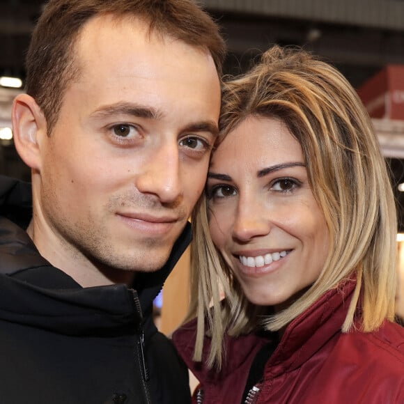 Hugo Clément et sa compagne Alexandra Rosenfeld (Miss France 2006) - Salon du livre de Paris le 16 mars 2019. © Cédric Perrin/Bestimage