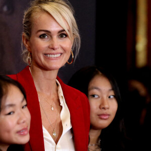 Laeticia Hallyday et ses filles Joy et Jade - Projection au Grand Rex à Paris des documentaires "Johnny USA" et "A nos promesses" à l'occasion de la Journée Spéciale Johnny, son rêve américain. Le 21 octobre 2020 © Jacovides-Moreau / Bestimage