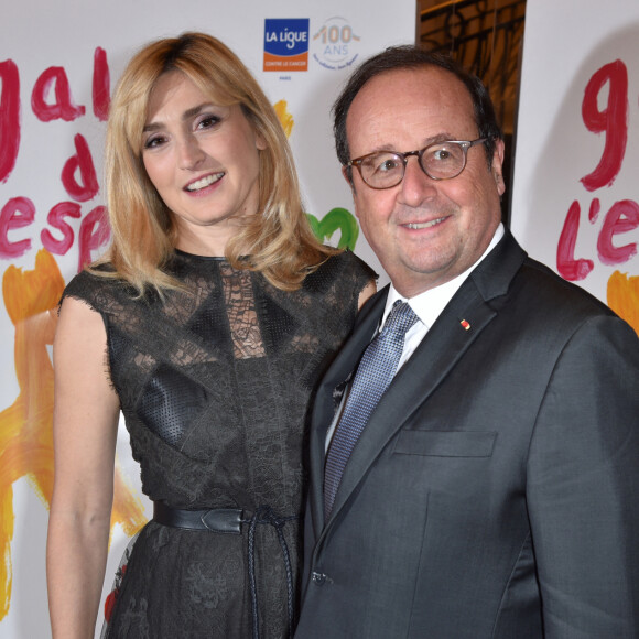 François Hollande et sa compagne Julie Gayet - 27ème Gala de l'Espoir de la Ligue contre le cancer au Théâtre des Champs-Elysées à Paris. © Giancarlo Gorassini/Bestimage 