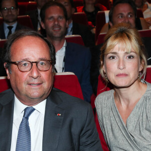 François Hollande et sa compagne Julie Gayet lors de la 12ème édition du festival du Film Francophone d'Angoulême, France, le 20 août 2019. © Coadic Guirec/Bestimage 