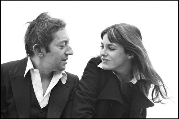 Archives- Serge Gainsbourg et Jane Birkin sur la Croisette, à Cannes, en 1969. 