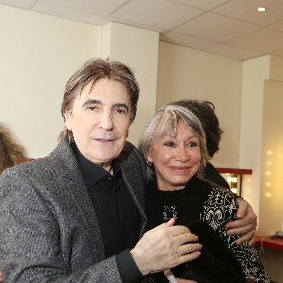 Exclusif - Serge Lama et sa femme Michèle (Michèle Chauvier) Lama - Après son second concert au Grand Rex, il a 3 dates, Serge Lama reçoit ses amis dans sa loge du Rex à Paris le 12 Octobre 2013