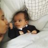 Hajiba Fahmy pose avec son fils dont elle dévoile le visage, sur Instagram. Novembre 2020.