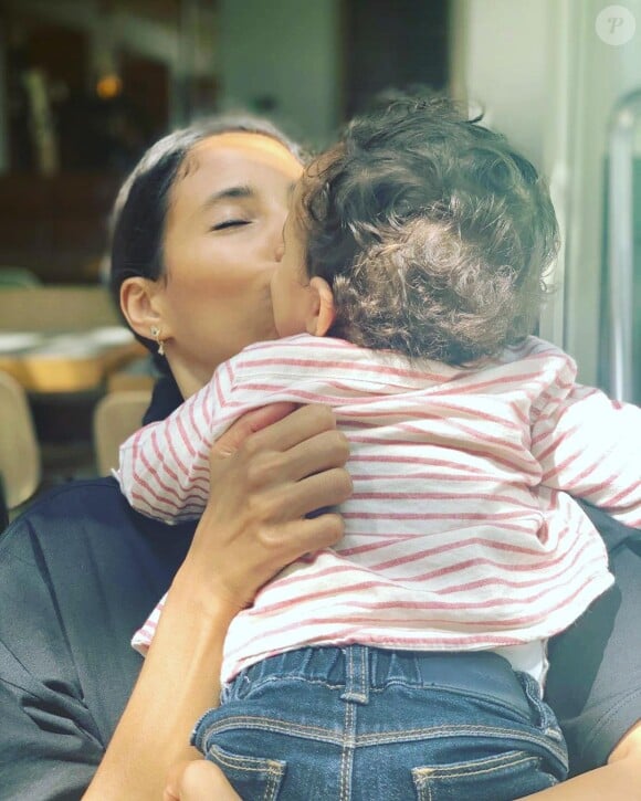 Hajiba Fahmy pose avec son fils Reza sur Instagram en juillet 2020.


