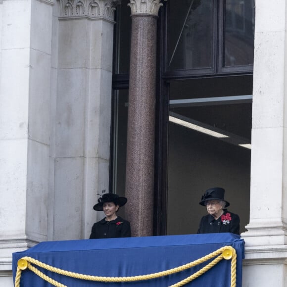 La reine Elisabeth II d'Angleterre, Camilla Parker Bowles, duchesse de Cornouailles, Catherine Kate Middleton, duchesse de Cambridge lors de la cérémonie de la journée du souvenir (Remembrance Day) à Londres le 8 novembre 2020.