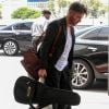 Exclusif - Jonathan Rhys-Meyers s'apprête à s'envoler de l'aéroport LAX à Los Angeles, le 26 juillet 2019.