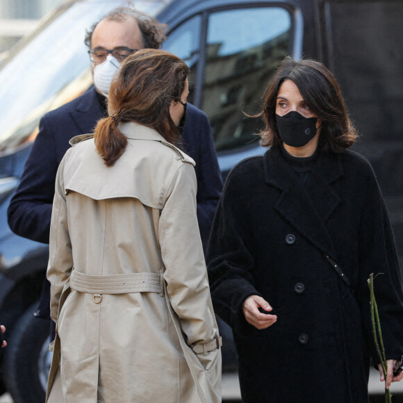 Florence Foresti - Obsèques du producteur Cyril Colbeau-Justin en la basilique Saint-Clotilde , Paris 7 ème pendant l'épidémie de Coronavirus Covid-19 le 12 novembre 2020. © Agence / Bestimage