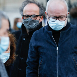 Lionel Abelanski et Olivier Baroux - Sortie - Obsèques du producteur Cyril Colbeau-Justin en la basilique Saint-Clotilde , Paris 7 ème pendant l'épidémie de Coronavirus Covid-19 le 12 novembre 2020. © Agence / Bestimage