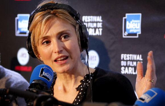 Exclusif - Julie Gayet est l'invitée d'une émisssion de radio avant d'ouvrir le 28ème Festival du cinema de Sarlat. © Patrick Bernard / BestImage
