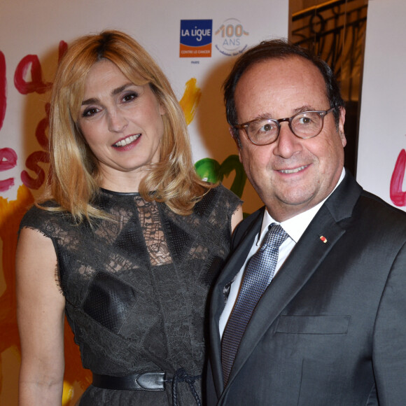 François Hollande et sa compagne Julie Gayet - 27ème Gala de l'Espoir de la Ligue contre le cancer au Théâtre des Champs-Elysées à Paris, le 22 octobre 2019. © Giancarlo Gorassini/Bestimage 