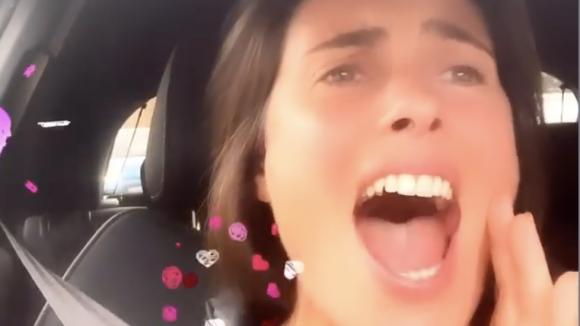 Alessandra Sublet en plein "pétage de plomb" dans sa voiture - Instagram