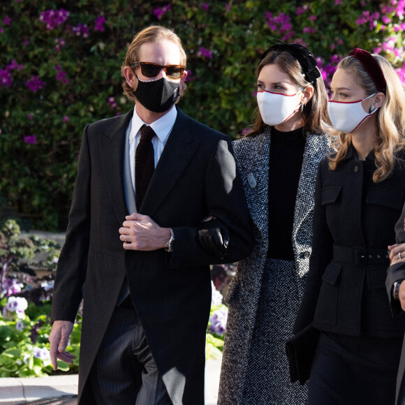 Andrea Casiraghi, Tatiana Casiraghi, la princesse Alexandra de Hanovre, Beatrice Borromeo-Casiraghi, Pierre Casiraghi arrivent à la cathédrale de Monaco le 19 novembre 2020 pour la messe célébrée à l'occasion de la Fête nationale.