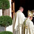 monseigneur Dominique-Marie David, Archevêque de Monaco, le prince Albert II , la princesse Charlène - Sorties - La famille princière assiste à la messe d'action de grace avec Te Deum à la cathédrale de Monaco à l'occasion de la Fête Nationale 2020 de la principauté de Monaco le 19 novembre 2020. © Bruno Bebert / Bestimage   