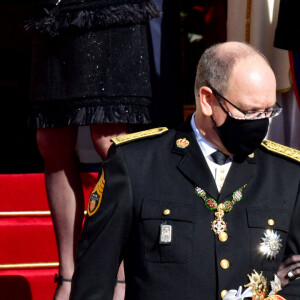 Le prince Albert II de Monaco, la princesse Charlène - Sorties - La famille princière assiste à la messe d'action de grace avec Te Deum à la cathédrale de Monaco à l'occasion de la Fête Nationale 2020 de la principauté de Monaco le 19 novembre 2020. © Bruno Bebert / Bestimage 