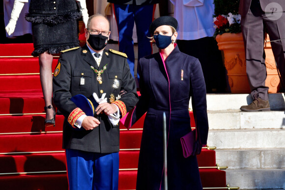 Le prince Albert II de Monaco, la princesse Charlène - Sorties - La famille princière assiste à la messe d'action de grace avec Te Deum à la cathédrale de Monaco à l'occasion de la Fête Nationale 2020 de la principauté de Monaco le 19 novembre 2020. © Bruno Bebert / Bestimage 