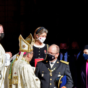 monseigneur Dominique-Marie David, Archevêque de Monaco, la princesse Caroline de Hanovre, le prince Albert II, la princesse Charlène - Sorties - La famille princière assiste à la messe d'action de grace avec Te Deum à la cathédrale de Monaco à l'occasion de la Fête Nationale 2020 de la principauté de Monaco le 19 novembre 2020. © Bruno Bebert / Bestimage 