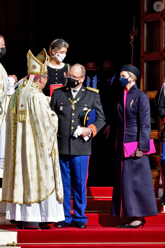 monseigneur Dominique-Marie David, Archevêque de Monaco, la princesse Caroline de Hanovre, le prince Albert II, la princesse Charlène - Sorties - La famille princière assiste à la messe d'action de grace avec Te Deum à la cathédrale de Monaco à l'occasion de la Fête Nationale 2020 de la principauté de Monaco le 19 novembre 2020. © Bruno Bebert / Bestimage 