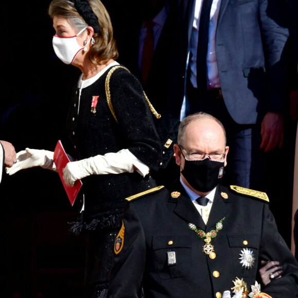 monseigneur Dominique-Marie David, Archevêque de Monaco, la princesse Caroline de Hanovre, le prince Albert II, la princesse Charlène - Sorties - La famille princière assiste à la messe d'action de grace avec Te Deum à la cathédrale de Monaco à l'occasion de la Fête Nationale 2020 de la principauté de Monaco le 19 novembre 2020. © Bruno Bebert / Bestimage 