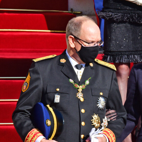 Le prince Albert II de Monaco, la princesse Charlène - Sorties - La famille princière assiste à la messe d'action de grace avec Te Deum à la cathédrale de Monaco à l'occasion de la Fête Nationale 2020 de la principauté de Monaco le 19 novembre 2020. © Bruno Bebert / Bestimage 