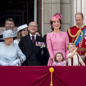 La princesse Eugenie d'York, la reine Elisabeth II d'Angleterre, la princesse Eugenie d'York, le prince Philip, duc d'Edimbourg, Catherine Kate Middleton , duchesse de Cambridge, la princesse Charlotte, le prince George, le prince William, duc de Cambridge, Peter Phillips, Autumn Phillips, Savannah Phillips, Isla Phillips - La famille royale d'Angleterre assiste à la parade "Trooping the colour" à Londres