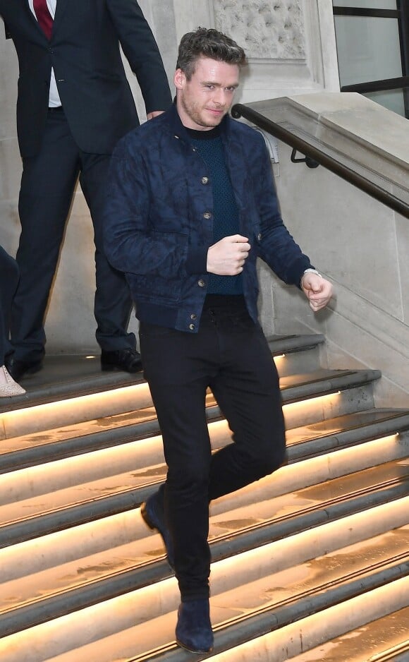Richard Madden à la sortie de son hôtel à Londres. Le 16 juin 2019.