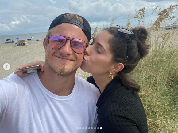 Alexander Ludwig et sa fiancée Lauren Dear en septembre 2020.