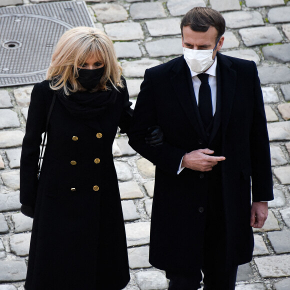 Emmanuel Macron ( président de la Republique ) et Brigitte Macron ( Première Dame ) lors de l'hommage national rendu à Daniel Cordier aux Invalides à Paris le 26 novembre 2020. © Federico Pestallini / Panoramic / Bestimage 