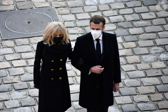 Emmanuel Macron ( président de la Republique ) et Brigitte Macron ( Première Dame ) lors de l'hommage national rendu à Daniel Cordier aux Invalides à Paris le 26 novembre 2020. © Federico Pestallini / Panoramic / Bestimage 