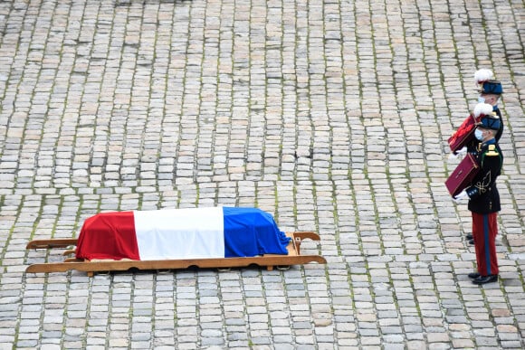 Illustration cerceuil lors de l'hommage national rendu à Daniel Cordier aux Invalides à Paris le 26 novembre 2020. © Federico Pestallini / Panoramic / Bestimage 