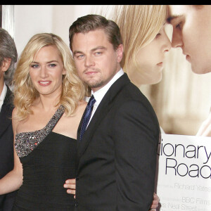 Kate Winslet, Leonardo DiCaprio et Sam Mendes à la première du film "Les Noces rebelles" à Los ANgeles, en 2008. 