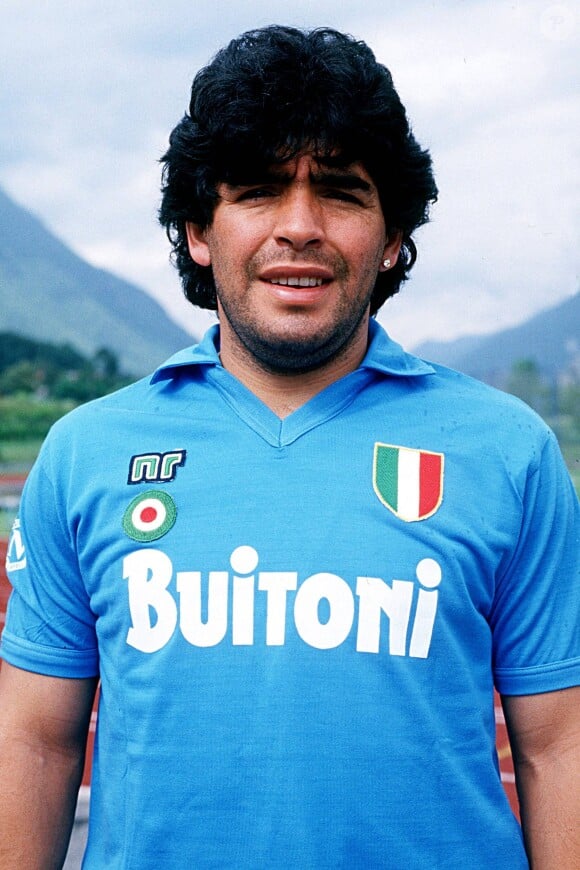 Archives - Diego Maradona avec le maillot de l'équipe de football de Naples. Le 30 juillet 1987 © Imago / Panoramic / Bestimage