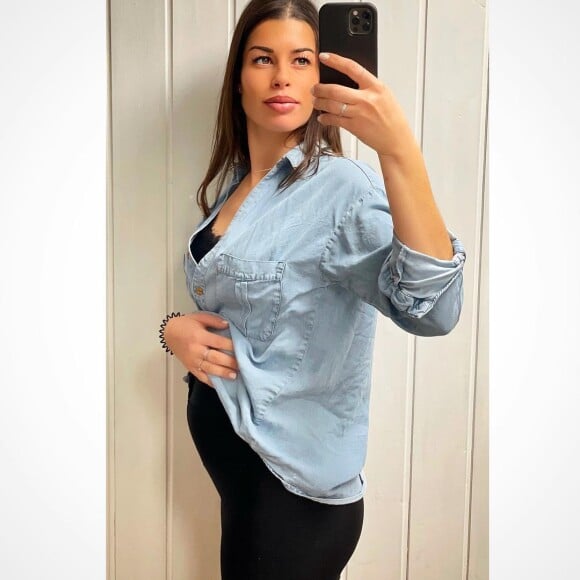 La cavalière Fanny Skalli, enceinte, prend la pose sur Instagram, le 30 novembre 2020.