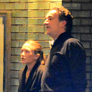 Exclusif - Mary-Kate Olsen et son mari Olivier Sarkozy - Les jumelles Olsen se retrouvent pour un dîner en famille dans le restaurant Gemma de l'hôtel Bowery à New York, le 6 novembre 2019.