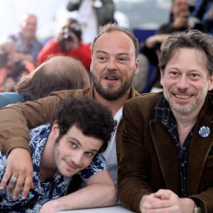 Félix Moati, Alban Ivanov et Mathieu Amalric - Photocall du film "Le grand bain" au 71e Festival International du Film de Cannes, le 13 mai 2018. © Borde / Jacovides / Moreau / Bestimage